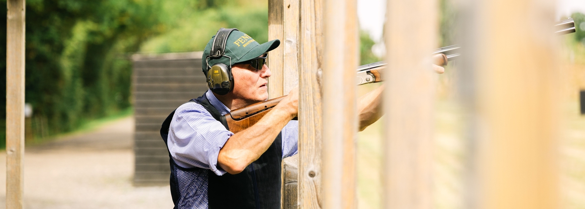 Fennes shooting school clay pigeon shooter chab7152 hr